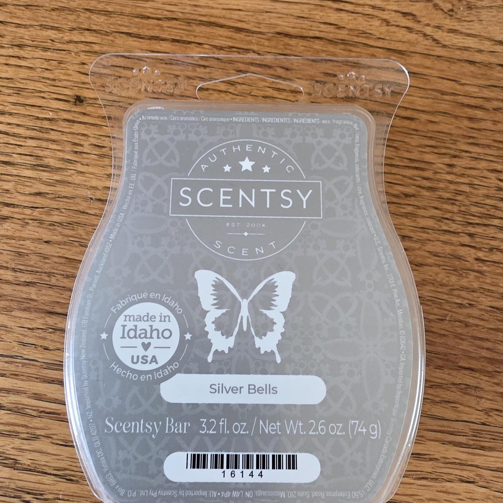 Scentsy Silver Bells Fragrant Wax Bar - Light Gray